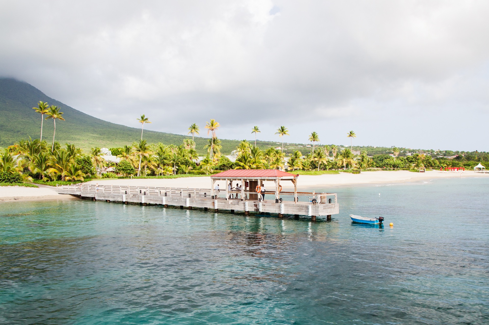 ST. KITTS AND NEVIS<br />
