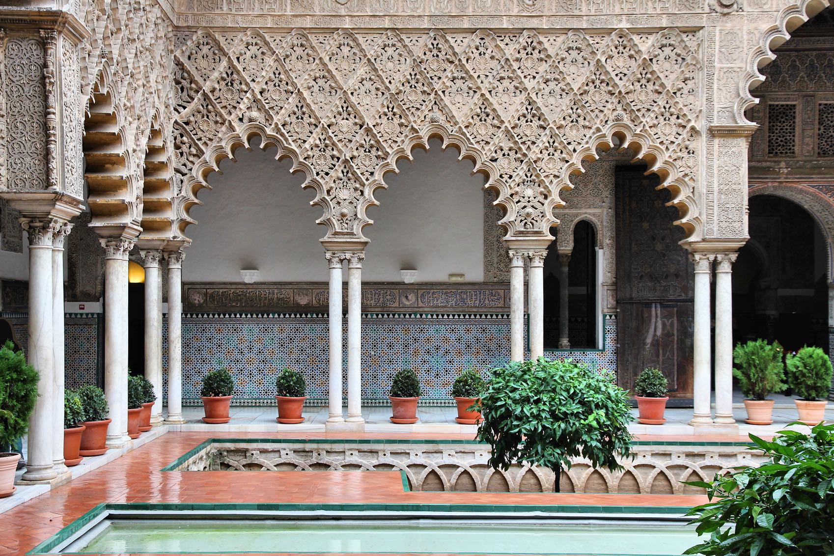2. Alcázar, Seville