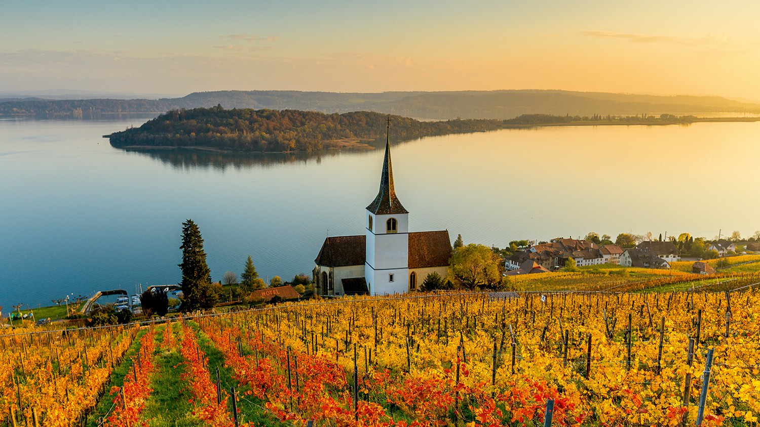 15 Hiking Ideas for Autumn in Switzerland
