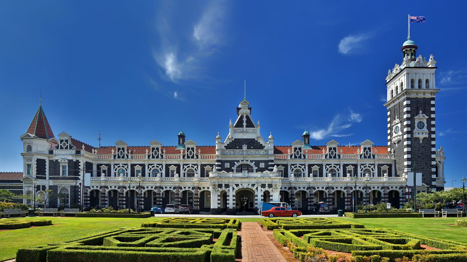 Dunedin Railway Station - Dunedin, New Zealand<br />
