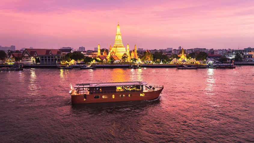 02. Luxe cruise on the River of Kings