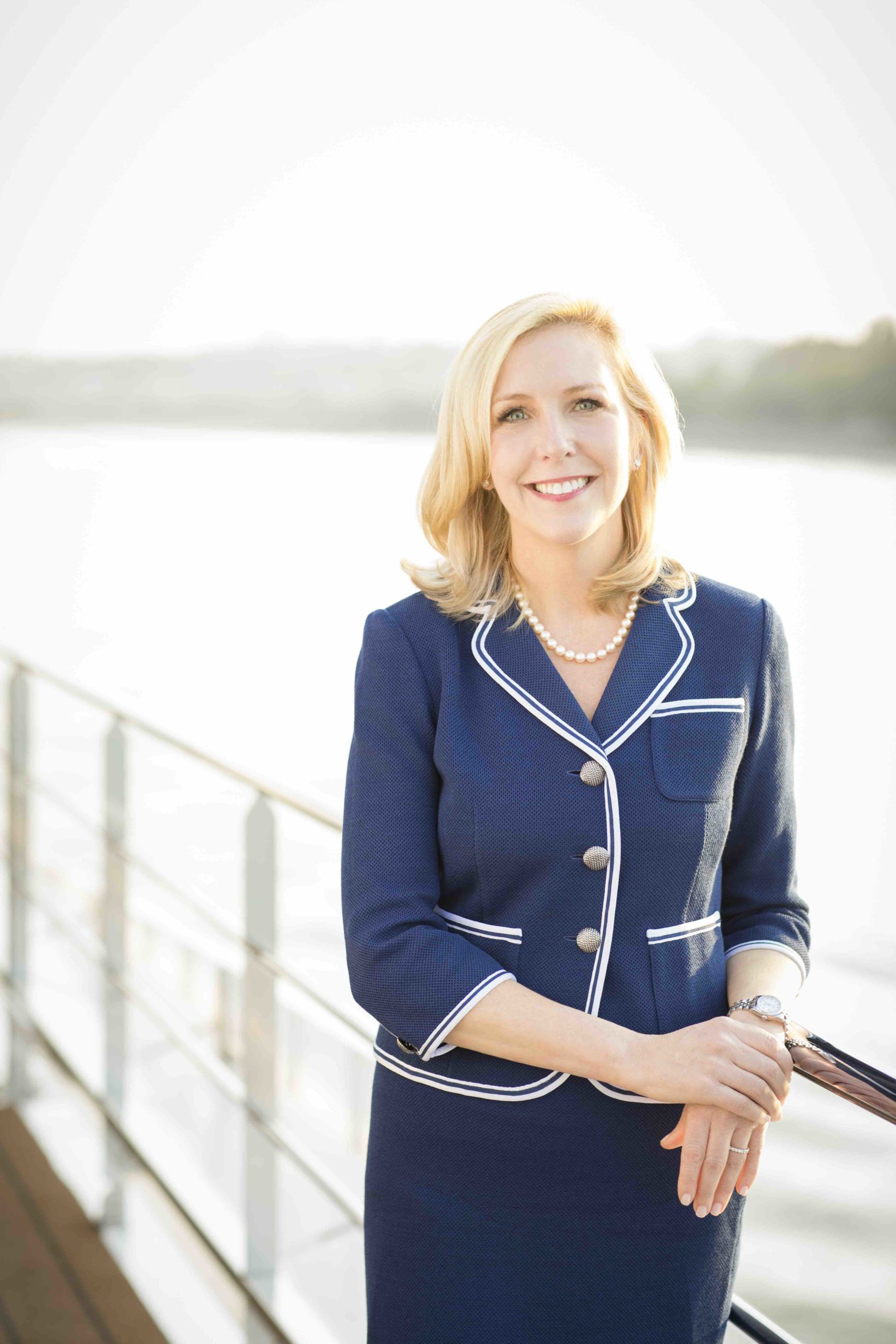 9. ELLEN BETTRIDGE<br />
President and CEO, Uniworld Boutique River Cruise Collection<br />
