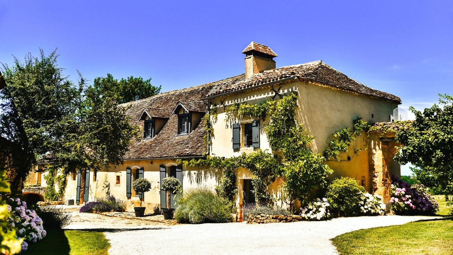 French cottage life at Le Mas in Dordogne. Photo by Stella Gommans.