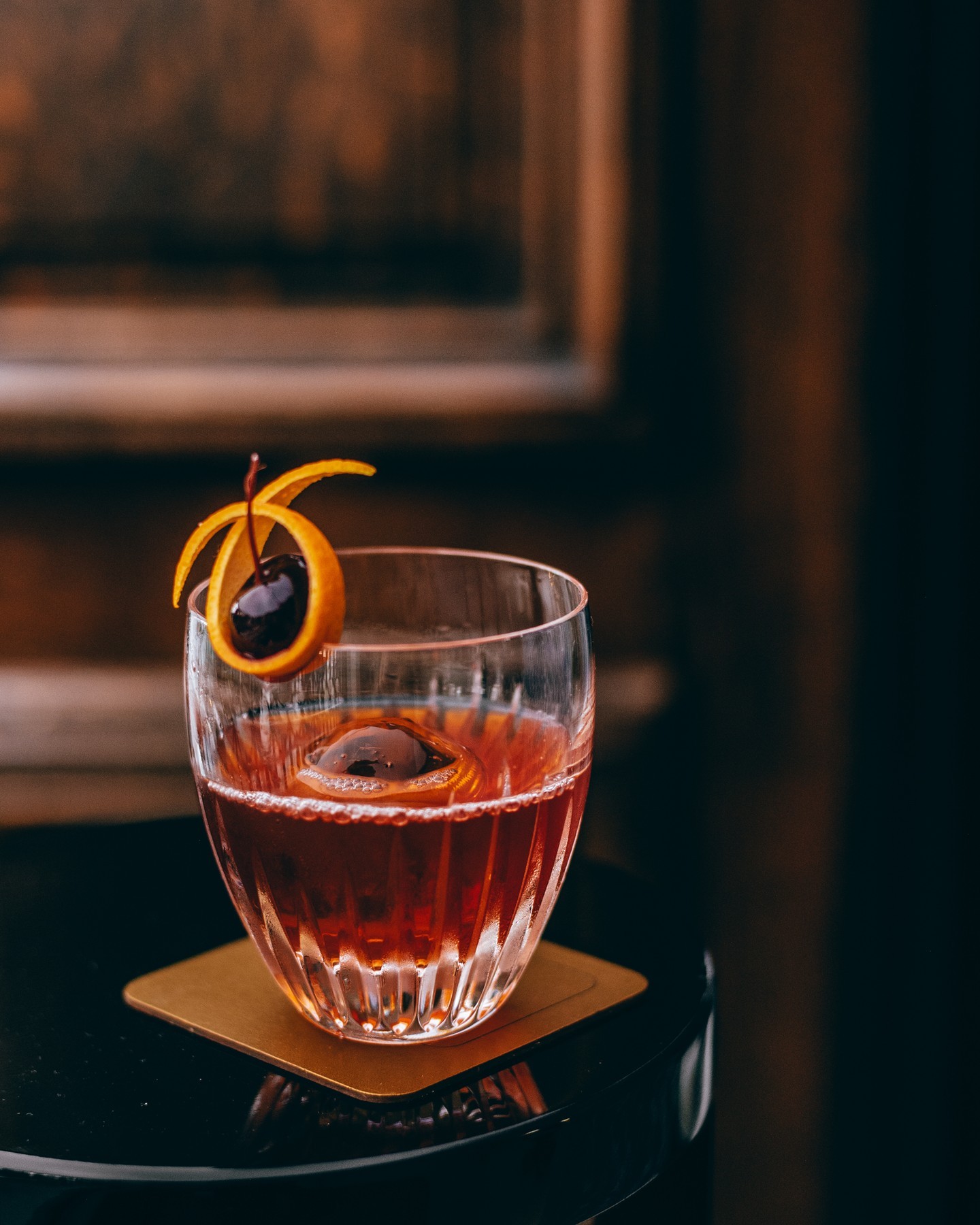 An ode to one of London's favourite drinks, the old fashioned.Smoky, aromatic and sweet. Served to your favourite corner of the Library or tableside in the Lobby Bar.