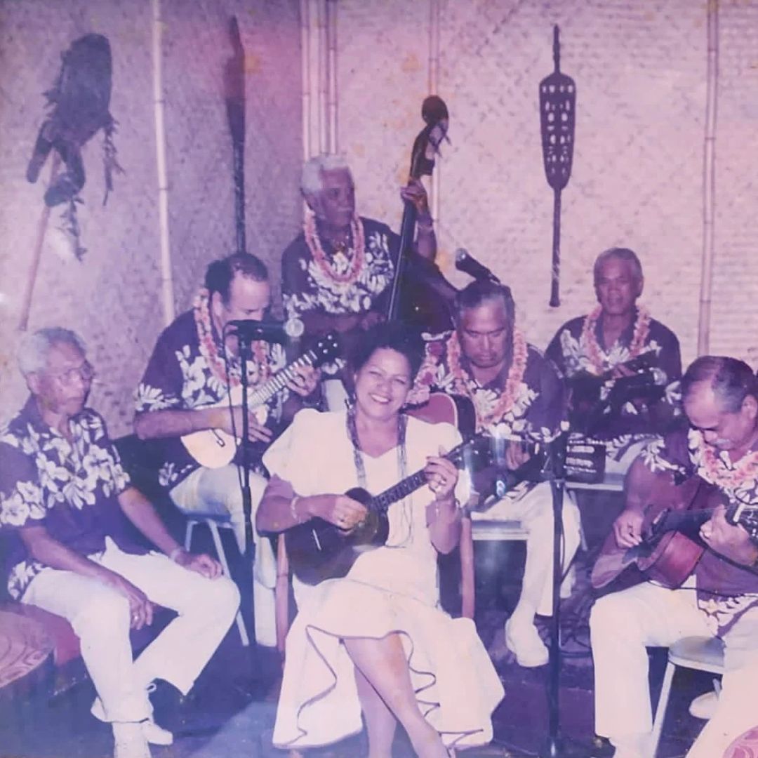the legendary Tahiti Nui in Hanalei, Kauaʻi