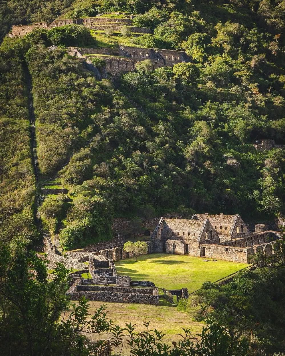 Choquequirao, Peru. Photo by @despertarviajando