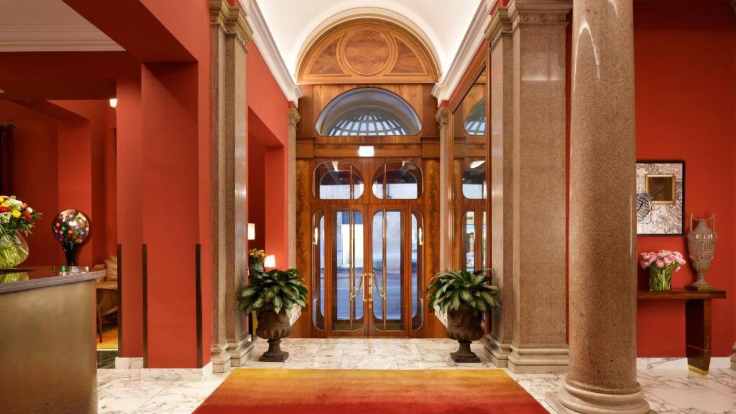 Hotel L’Orologio lobby