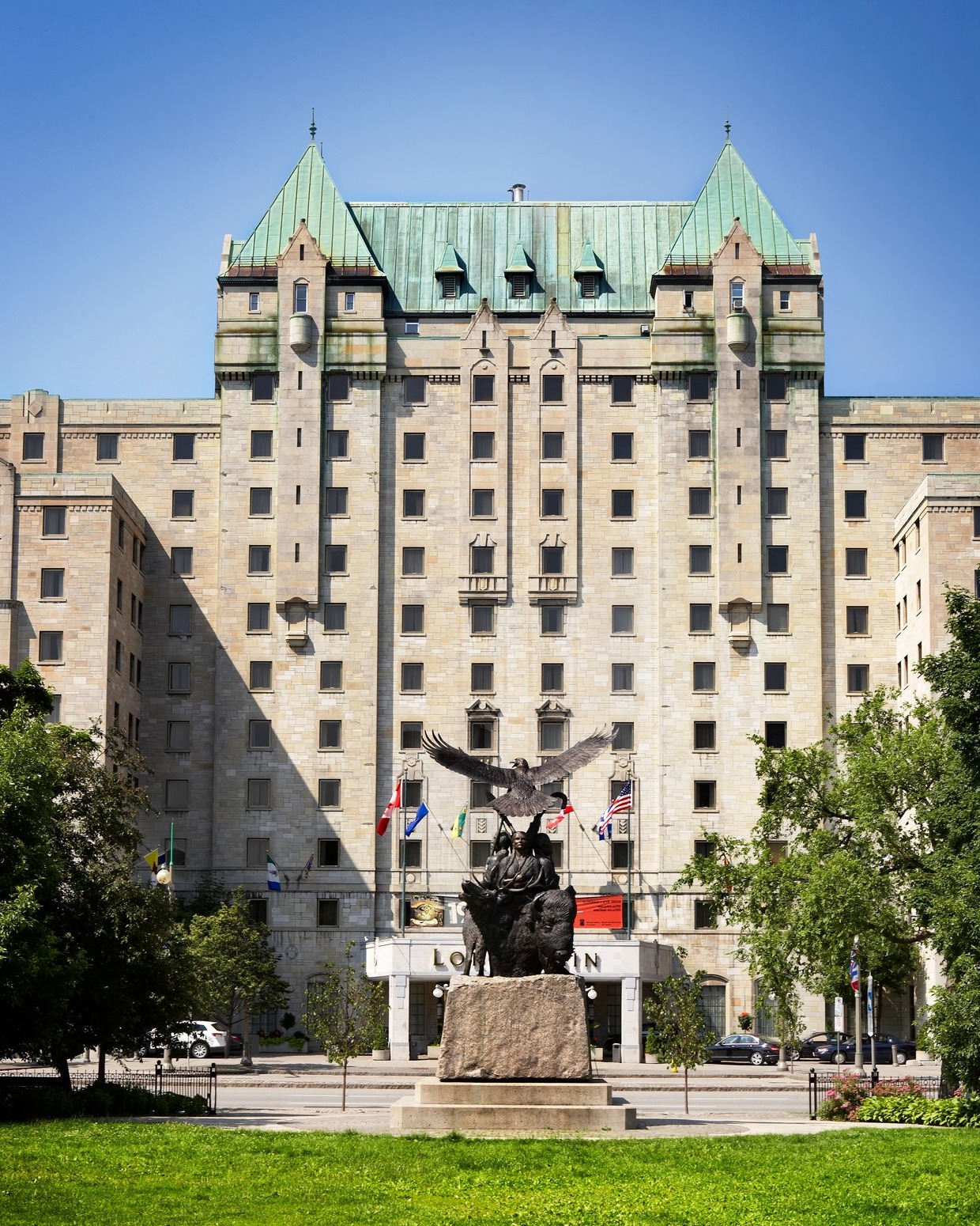 The Lord Elgin Hotel Exterior